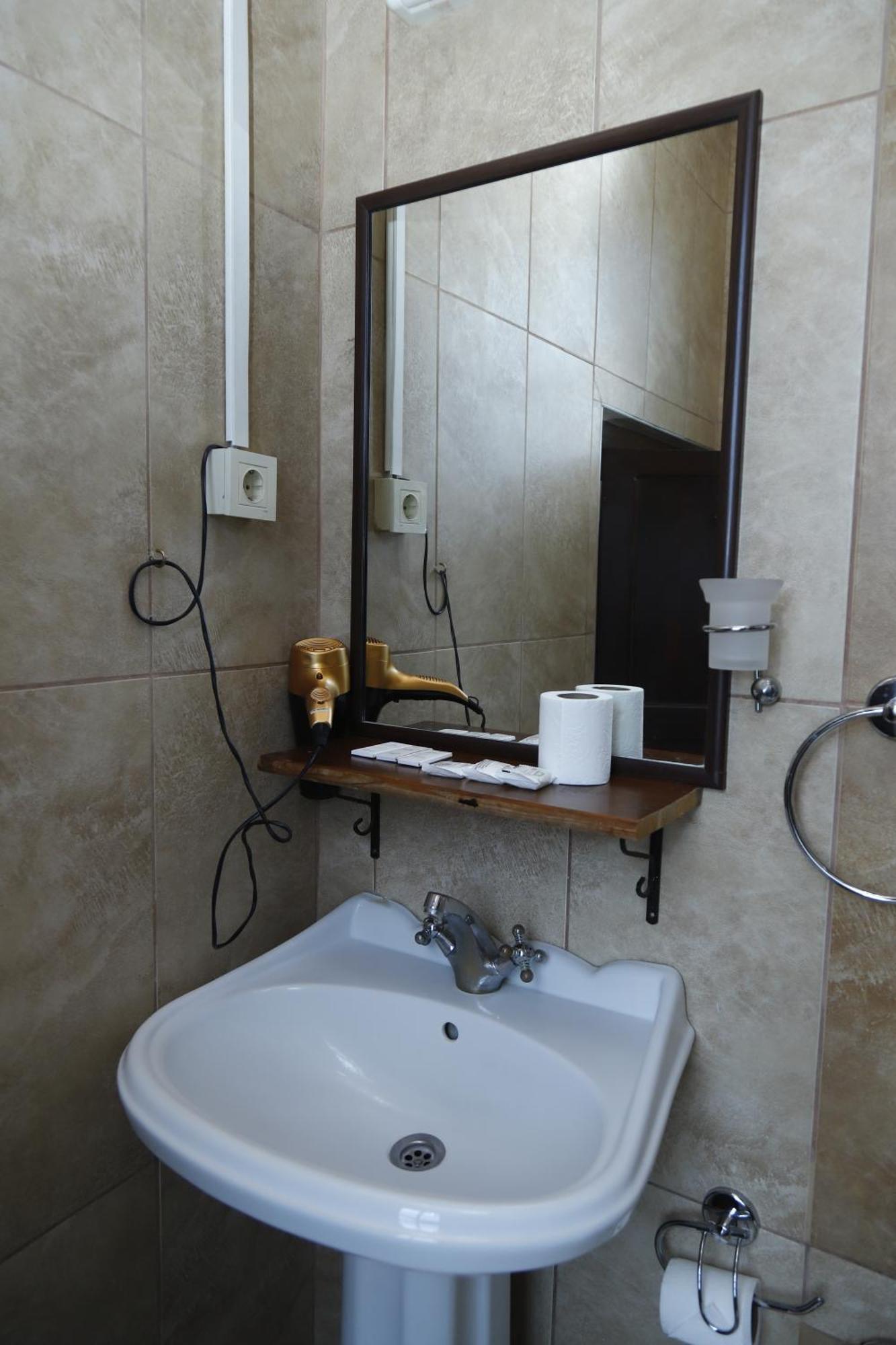 ชาห์เมรัน โคนัก บูทิก โอเต็ล Hotel คาสตาโมนู ภายนอก รูปภาพ