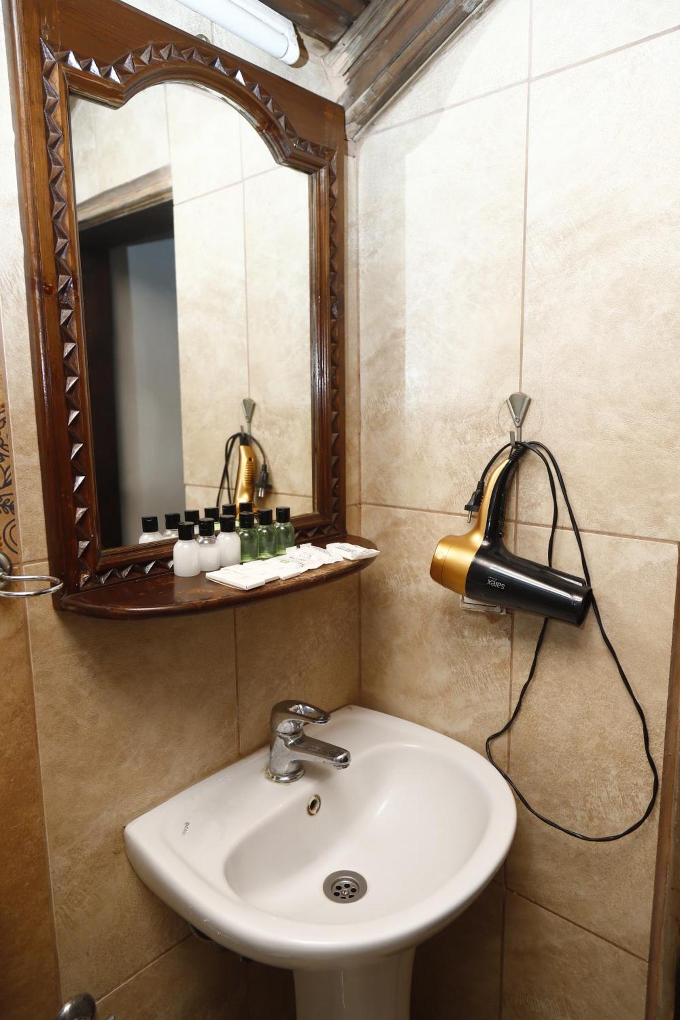 ชาห์เมรัน โคนัก บูทิก โอเต็ล Hotel คาสตาโมนู ภายนอก รูปภาพ